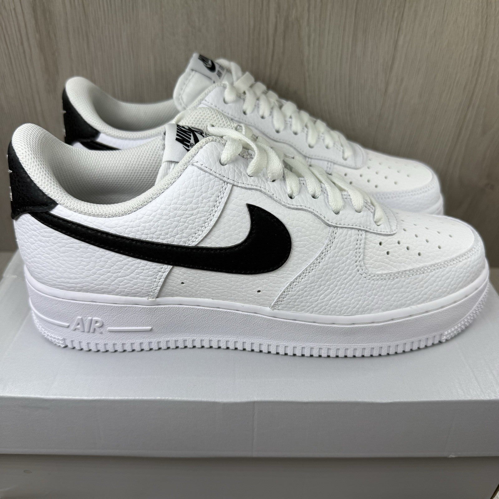 Nike Air Force 1 Low Trainers Pebbled White Black Size UK8 CT2302-1001