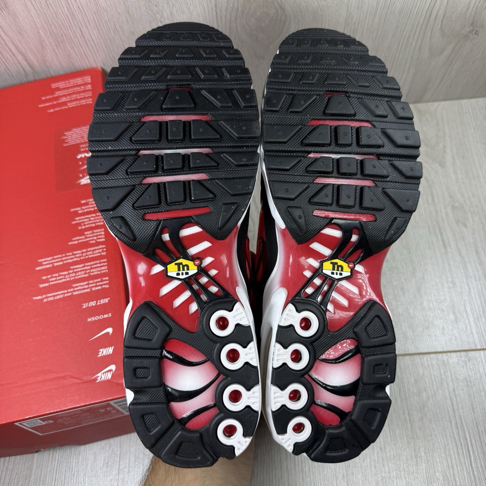 Nike Air Max Plus TN Trainers White University Red Size UK7 HM9611-10012