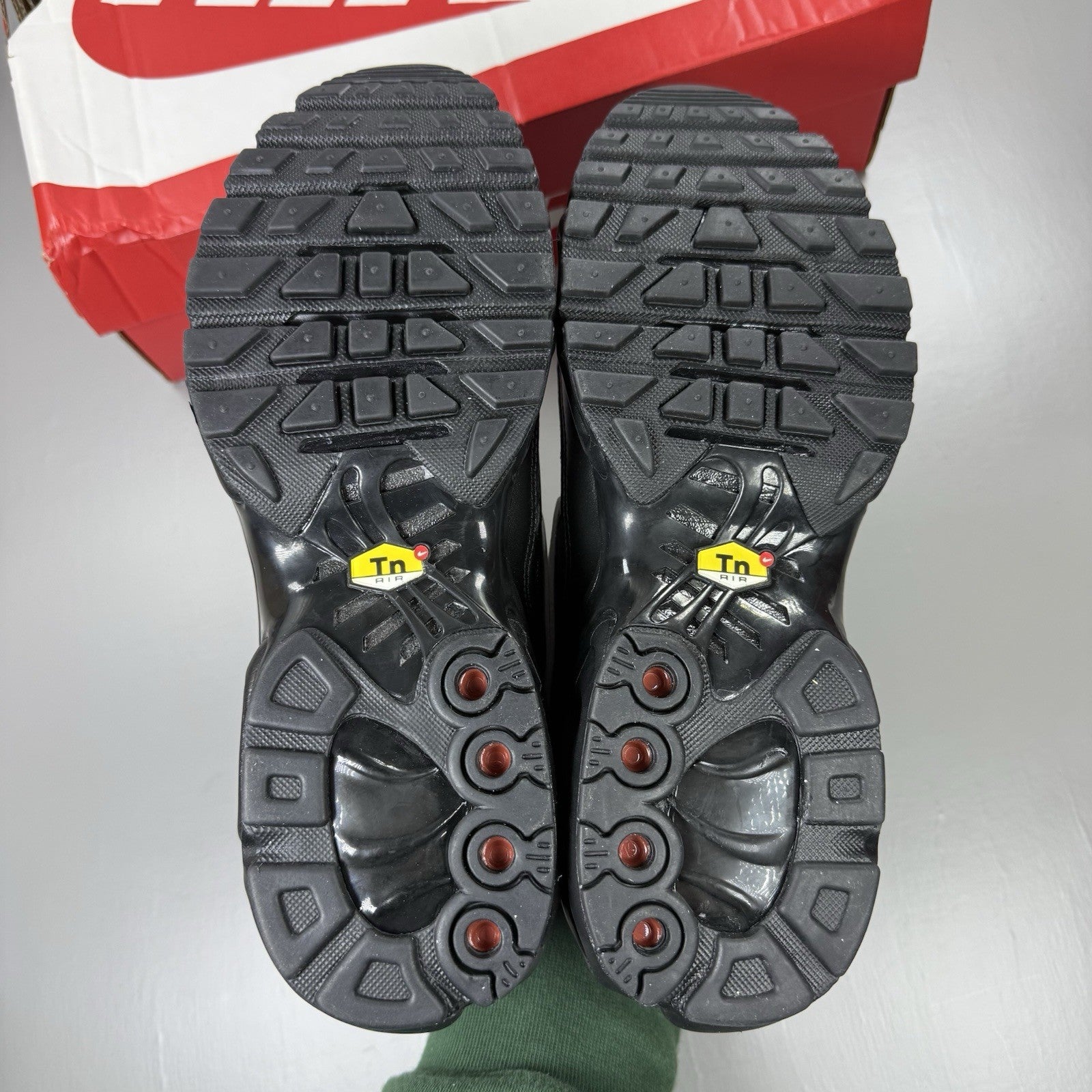 Nike Air Max Plus TN Tiempo Trainers Black White Size UK6.5 HF0074 00110