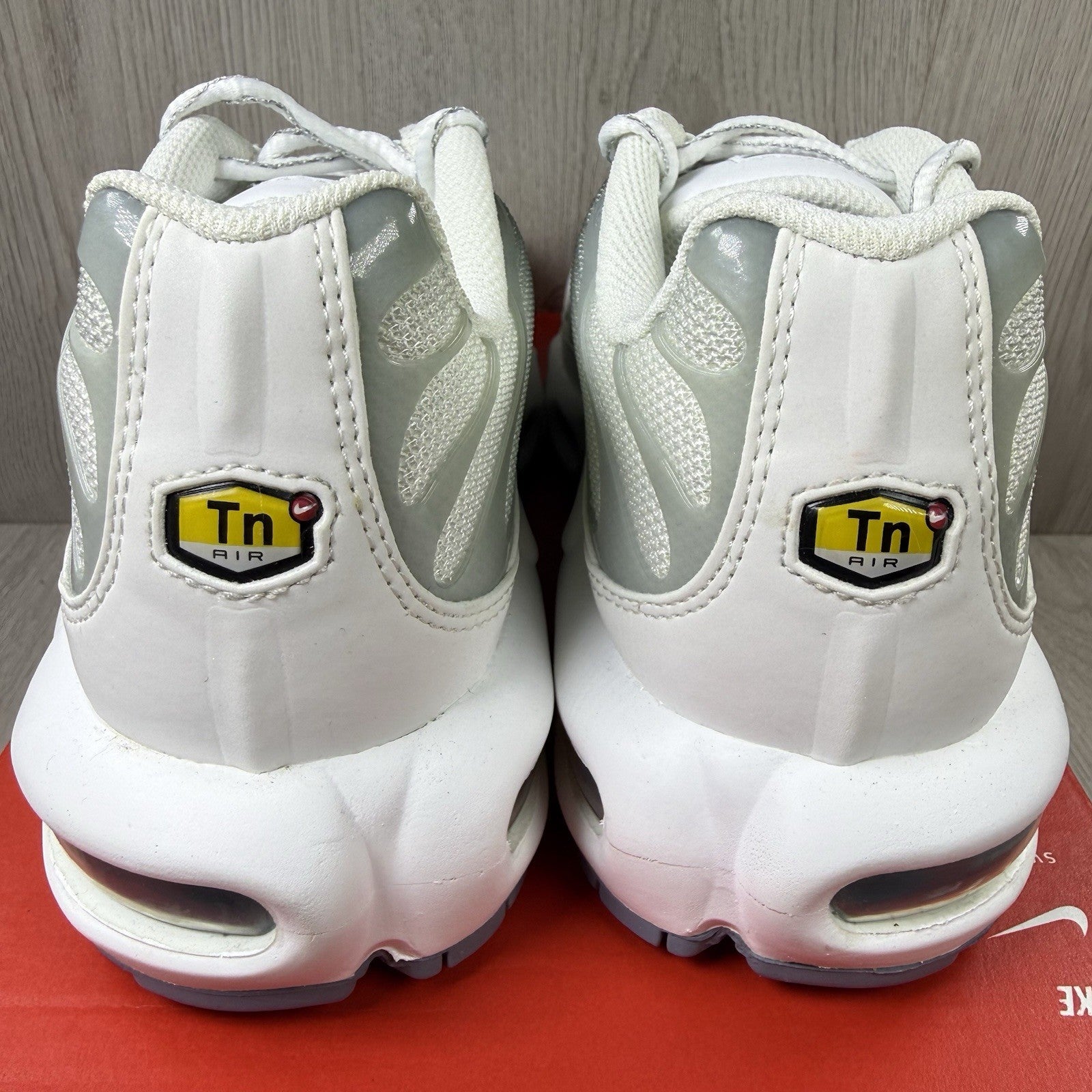 Nike Air Max Plus TN Trainers Smoke Grey White Size UK6.5 FQ2892-1004