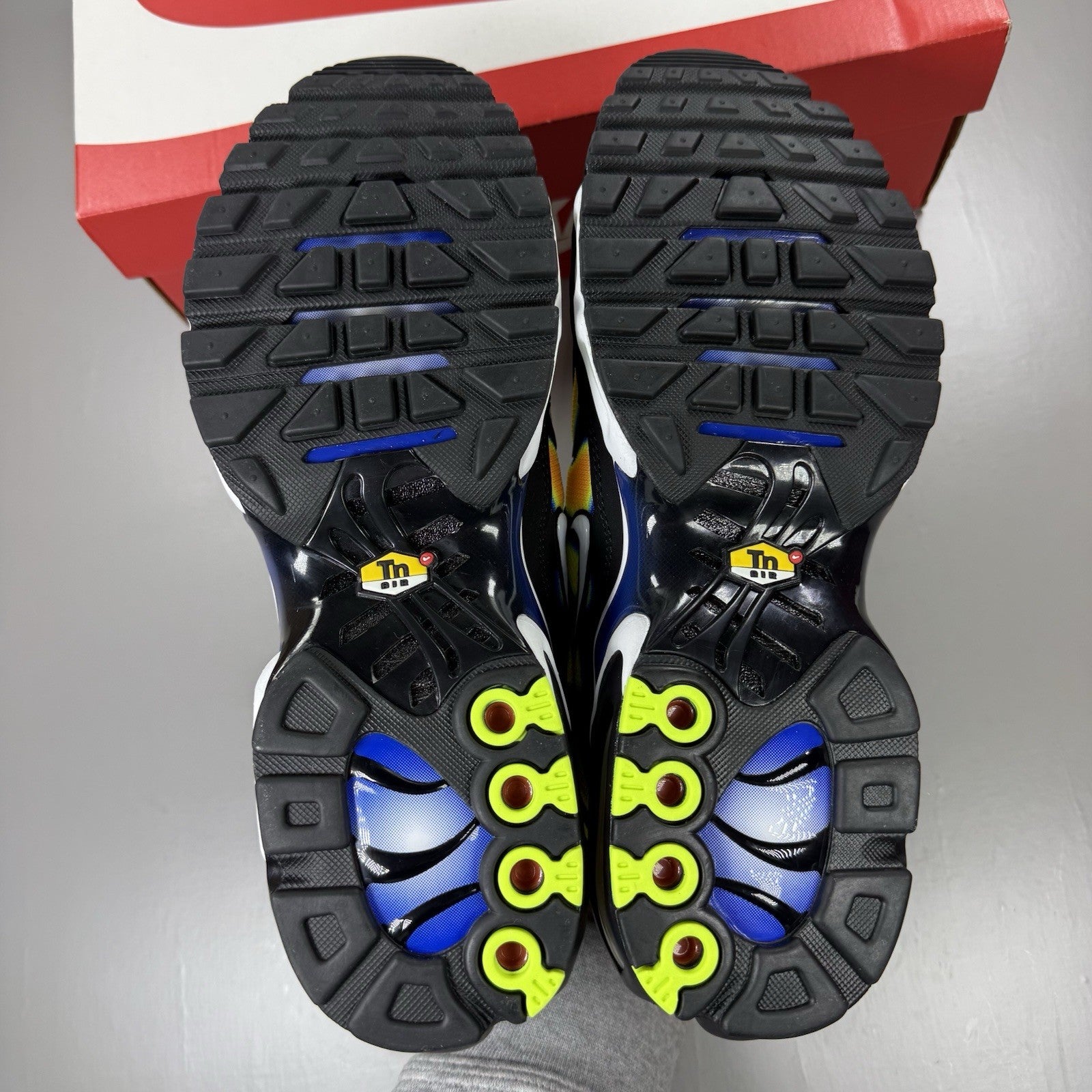 Nike Air Max Plus TN Trainers Heat Map Size UK8.5 IH4458-0013