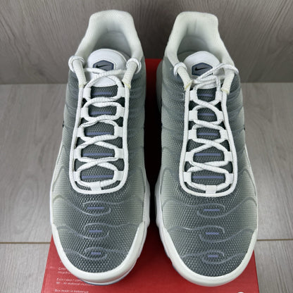 Nike Air Max Plus TN Trainers Smoke Grey White Size UK6.5 FQ2892-10012