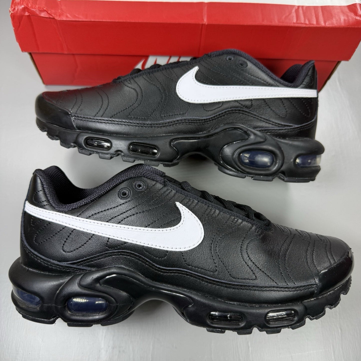 Nike Air Max Plus TN Tiempo Trainers Black White Size UK6.5 HF0074 0017