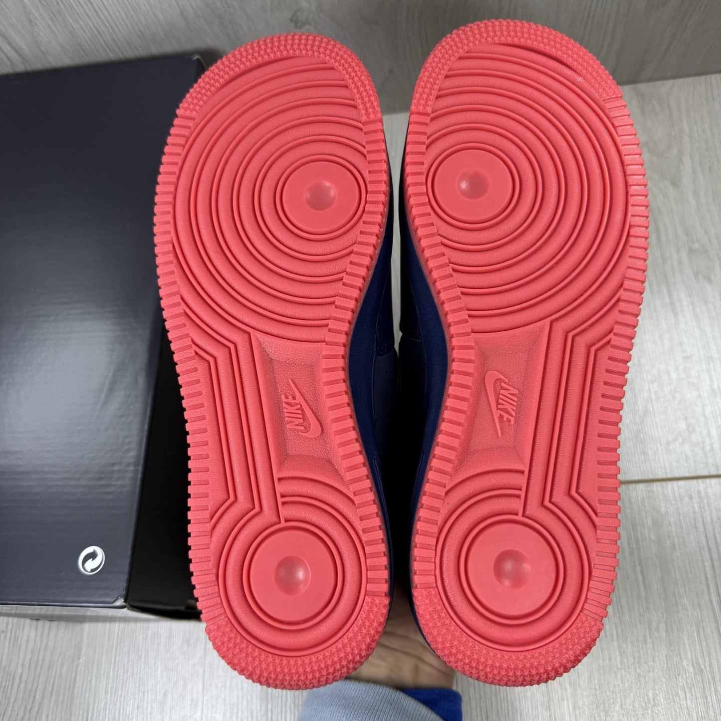 Nike Air Force 1 Low Trainers Retro Pack Navy Gold Size UK7 HV5752 4104