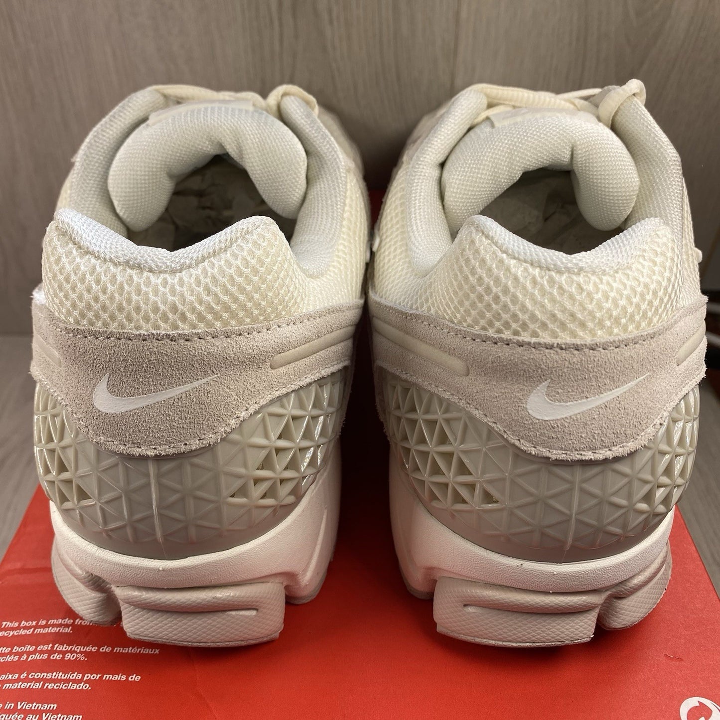 Nike Zoom Vomero 5 Light Orewood Brown Size UK14 HF1553-1007