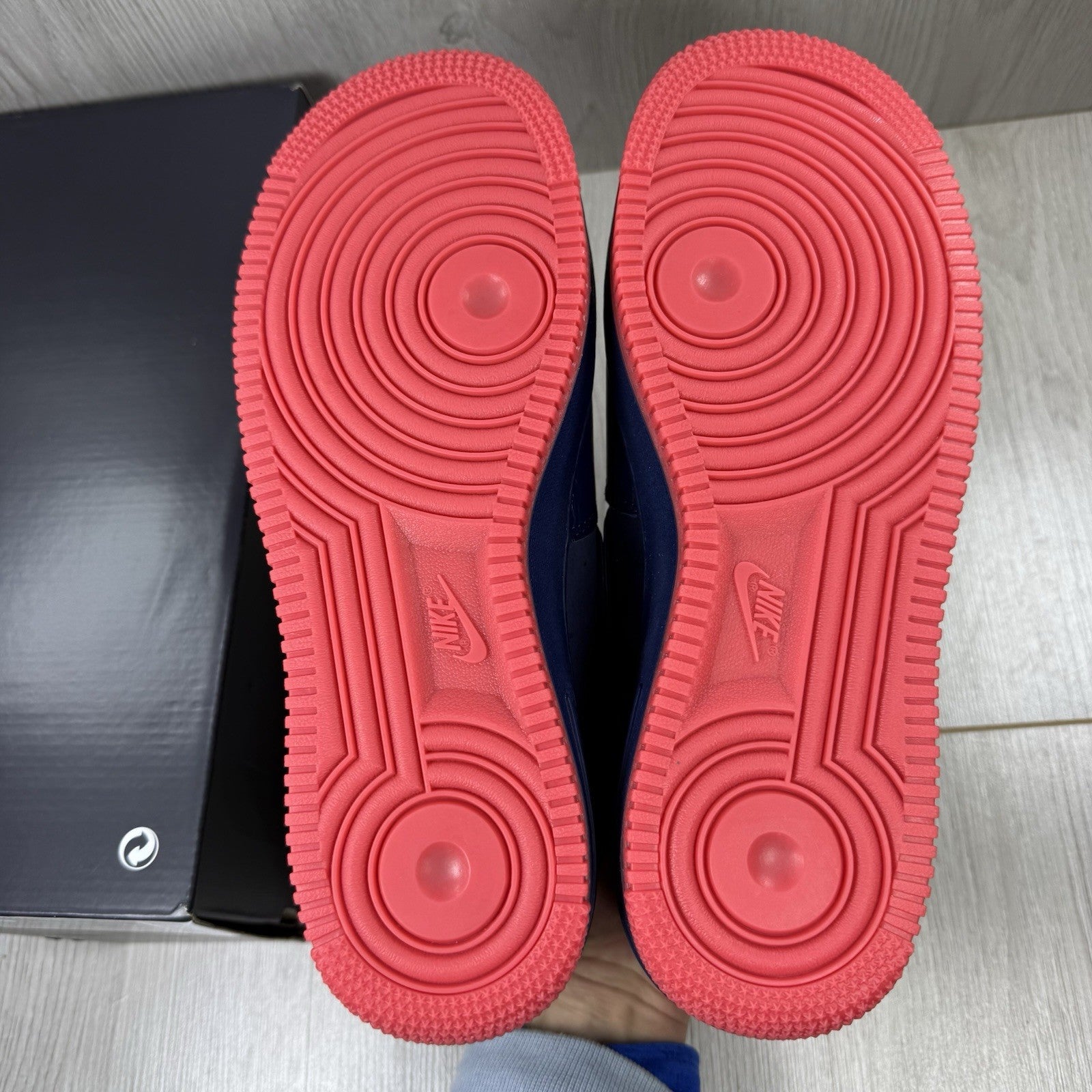 Nike Air Force 1 Low Trainers Retro Pack Navy Gold Size UK7.5 HV5752 41012