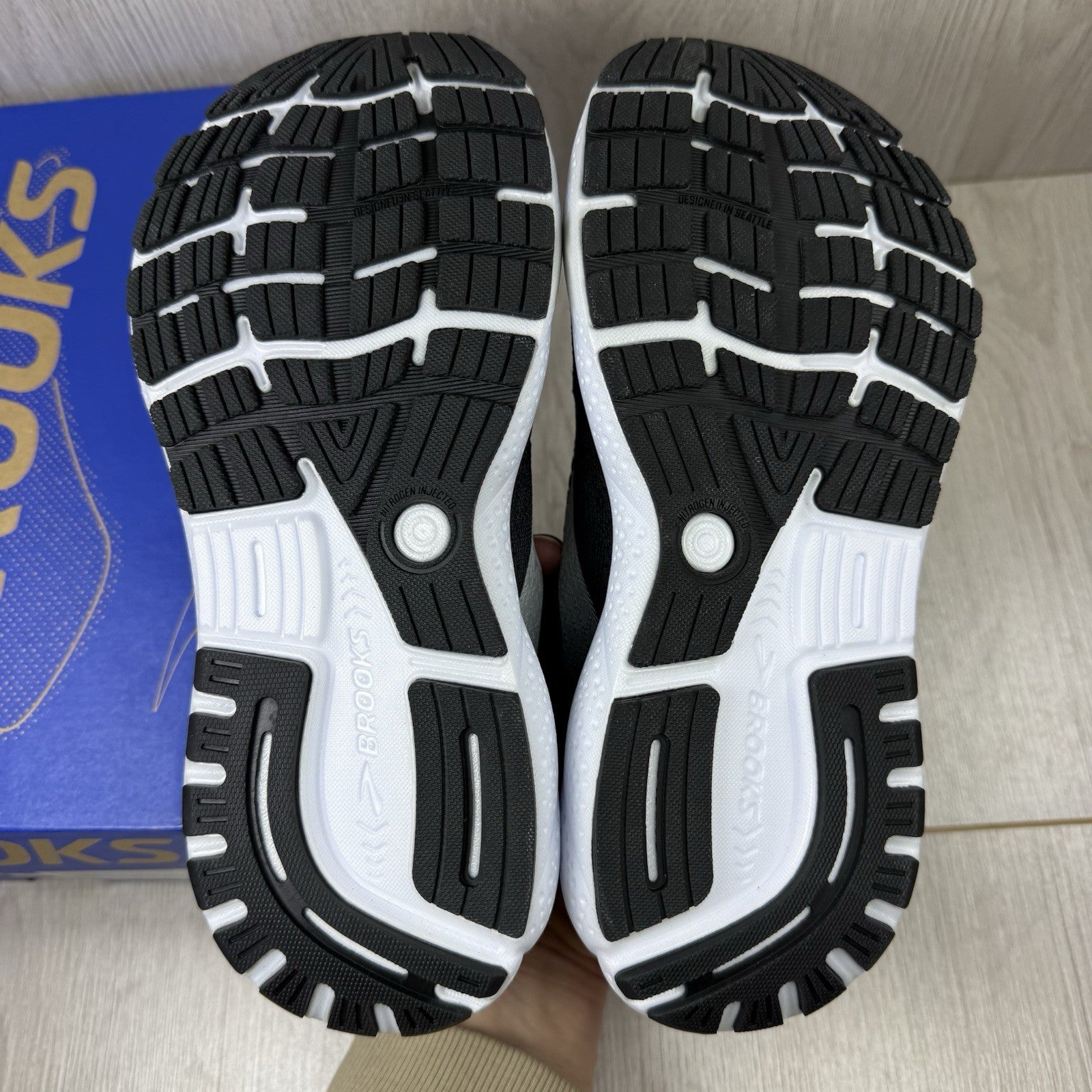 Brooks Ghost 16 Medium Trainers Black White Grey Size UK5 EU38 1204071B0904