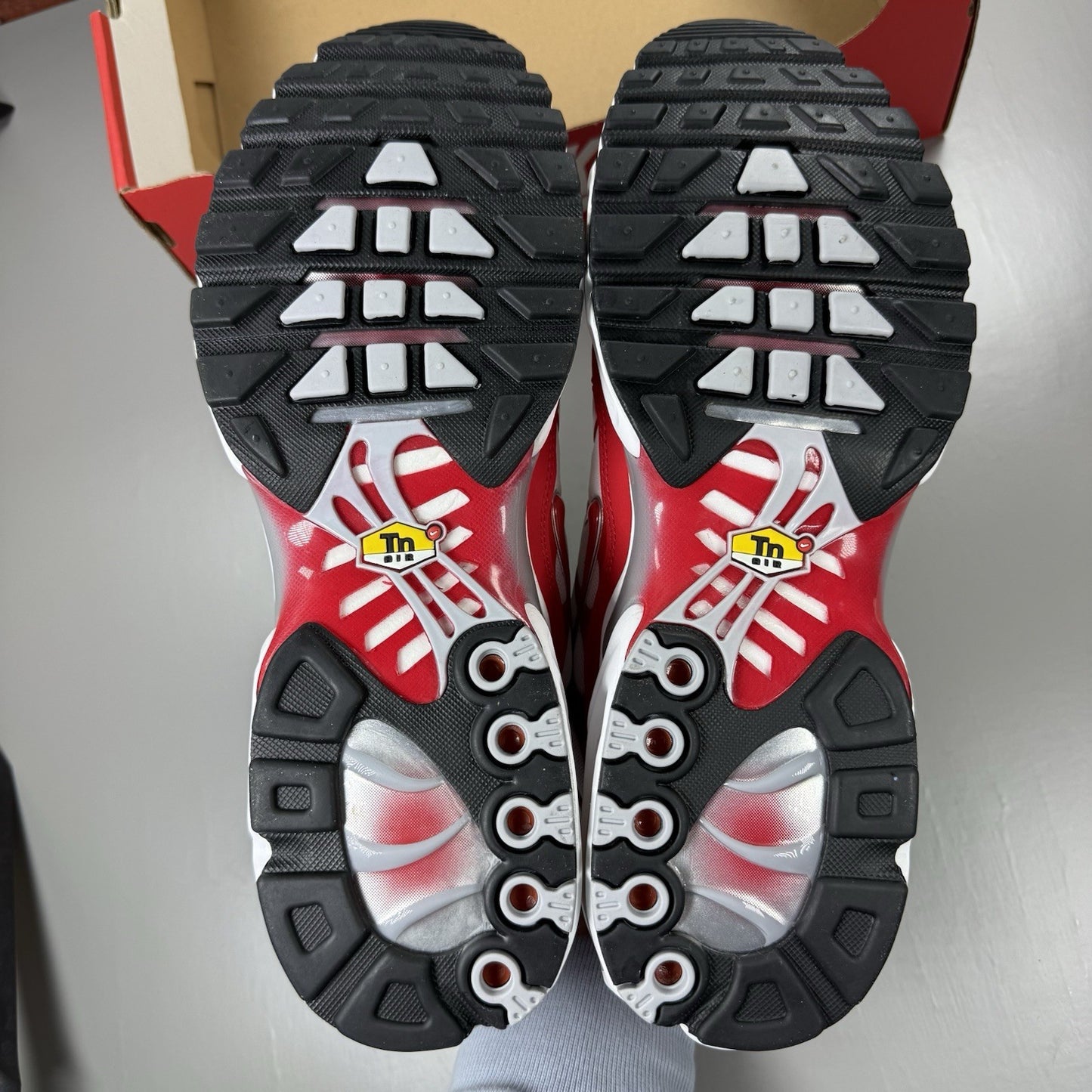 Nike Air Max Plus TN Trainers White University Red Size UK11 IF6224 10110