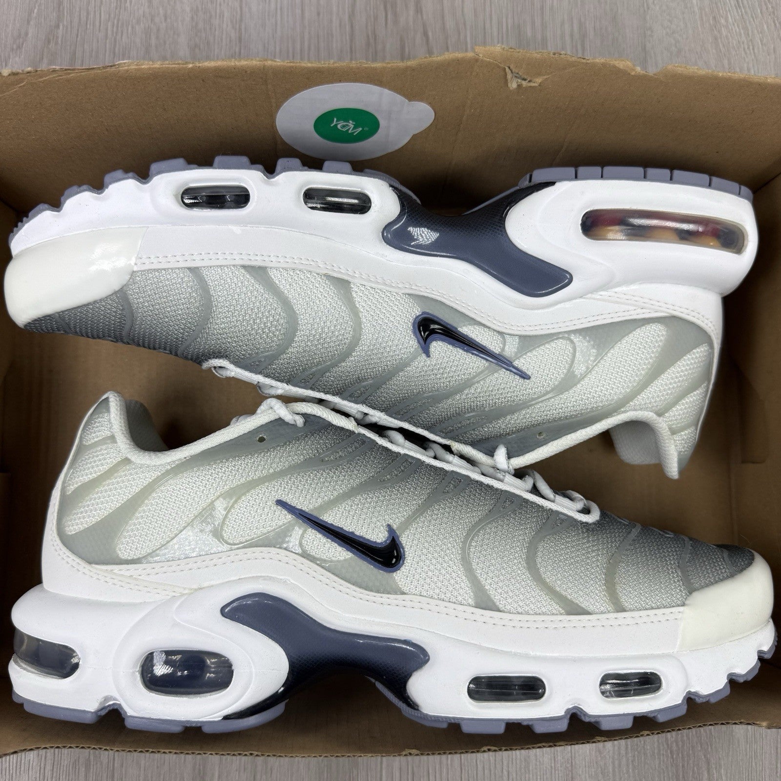 Nike Air Max Plus TN Trainers Smoke Grey White Size UK6.5 FQ2892-10010