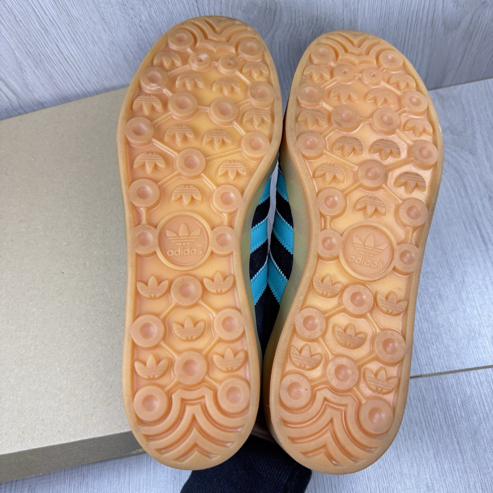 Adidas Gazelle Indoor Trainers Size UK9 EU43 1/3 Core Black Aqua EE57324