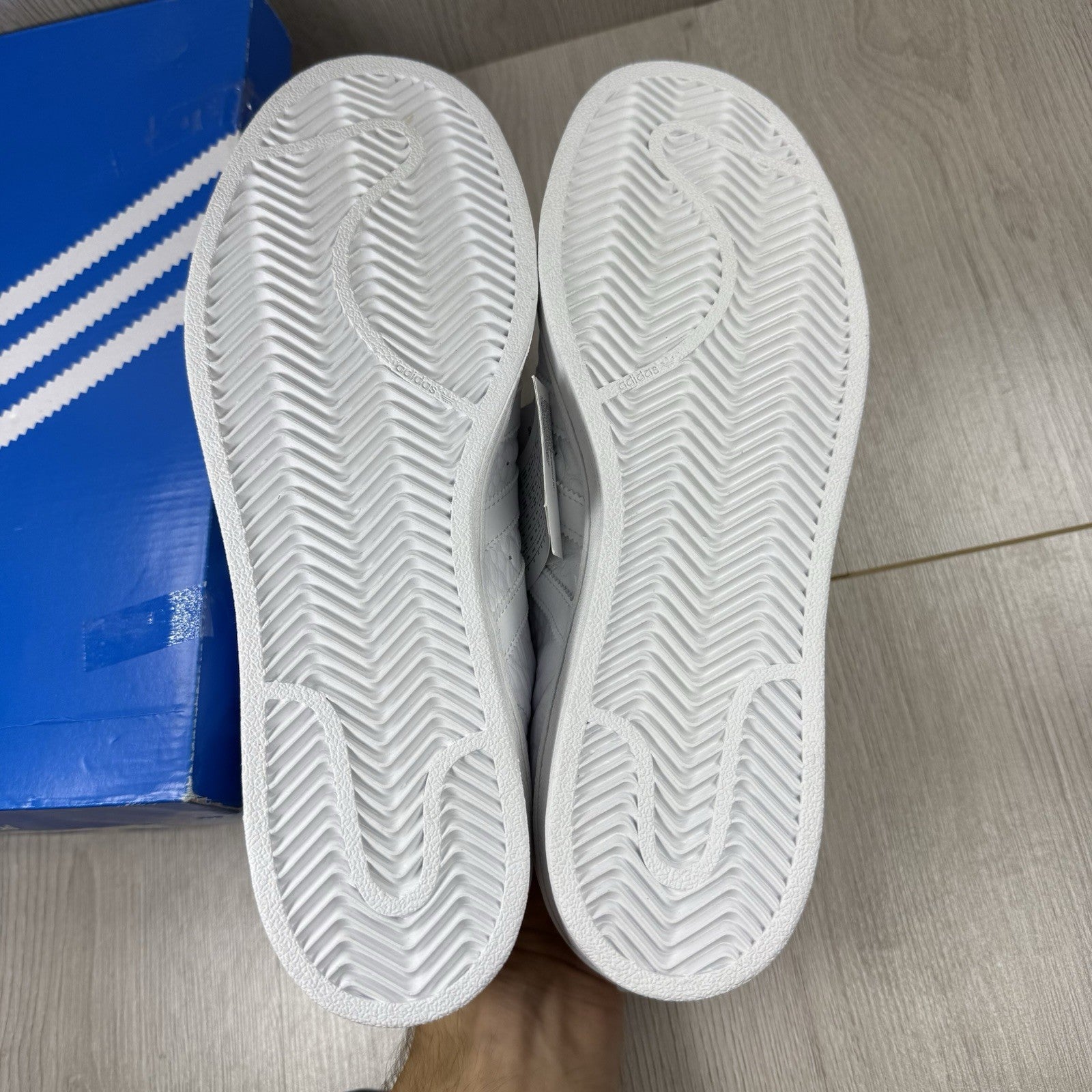 Adidas Superstar Trainers White Gold Metallic Size UK8 AQ668613