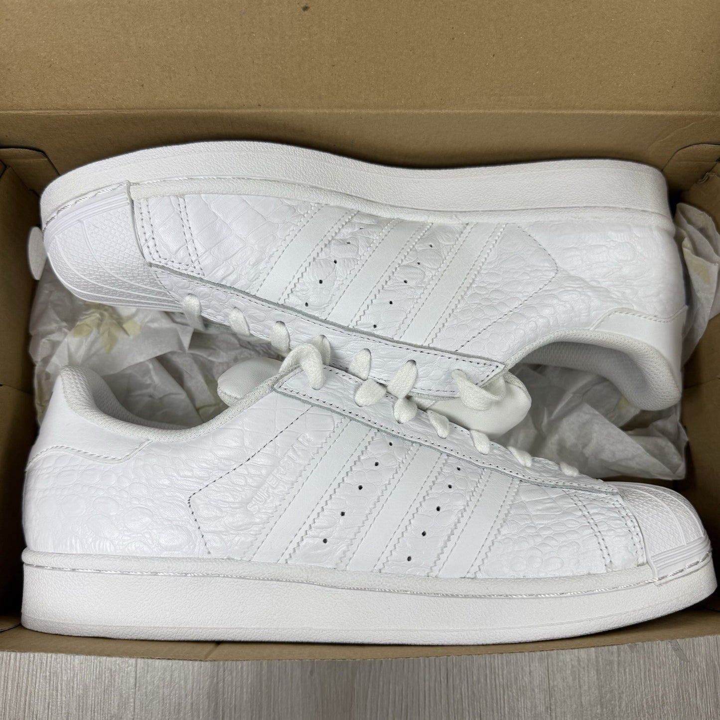 Adidas Superstar Trainers White Gold Metallic Size UK8 AQ66860
