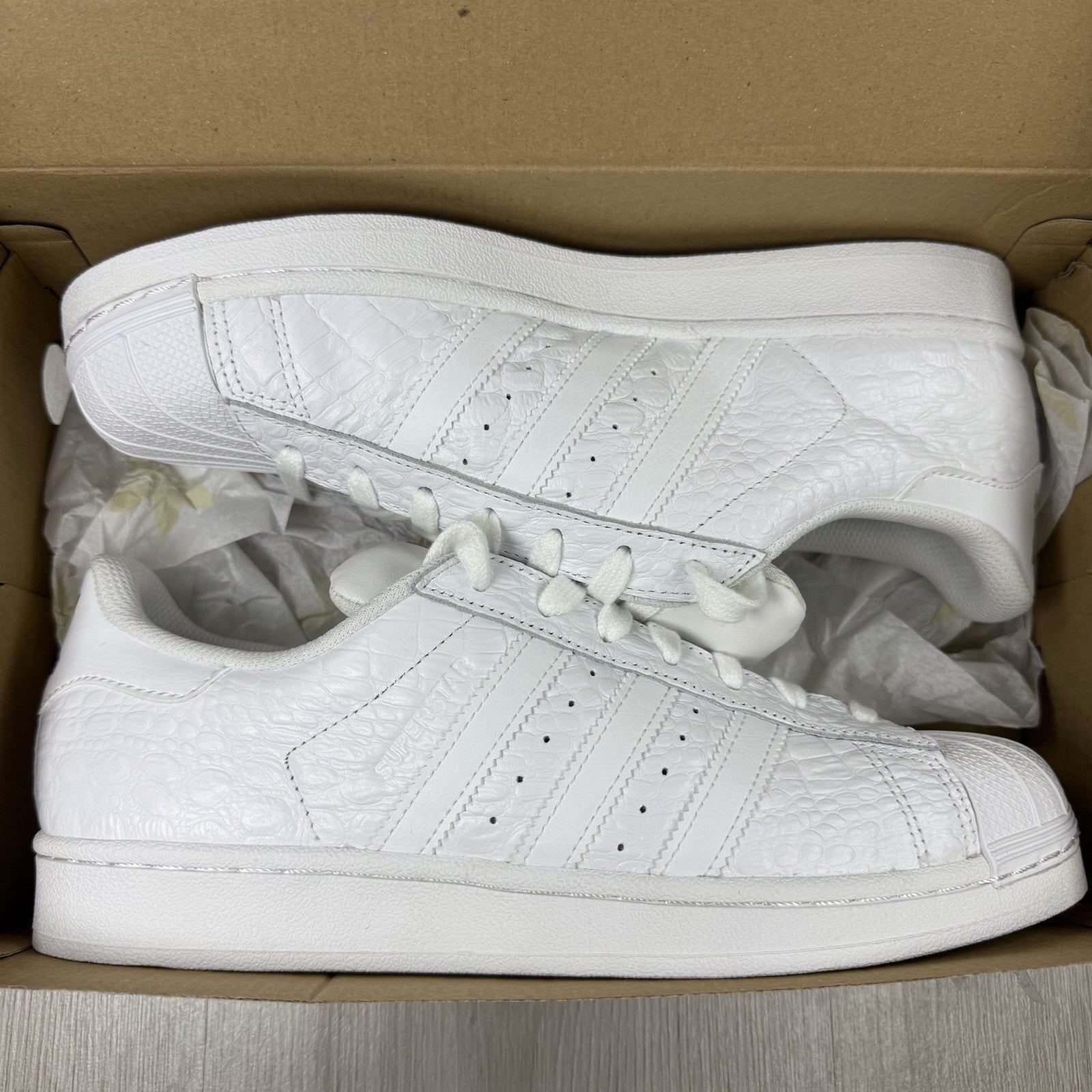Adidas Superstar Trainers White Gold Metallic Size UK8 AQ66860