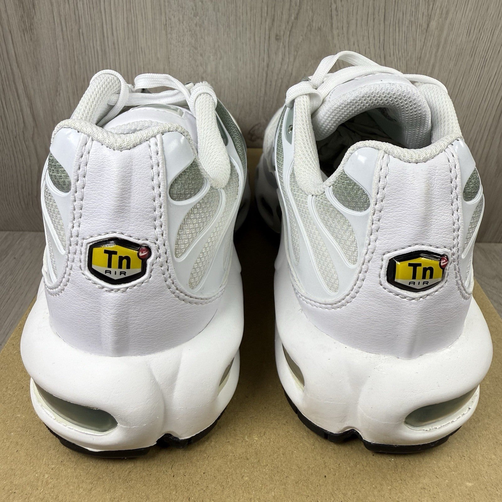 Nike Air Max Plus TN Trainers Size UK4.5 White Mica Green DZ3670-1003