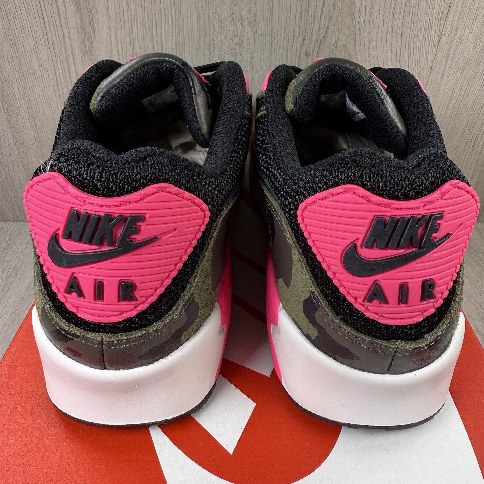 Nike Air Max 90 Trainers Camo Pack Sequoia Hyper Pink UK9.5  IF1721-30011
