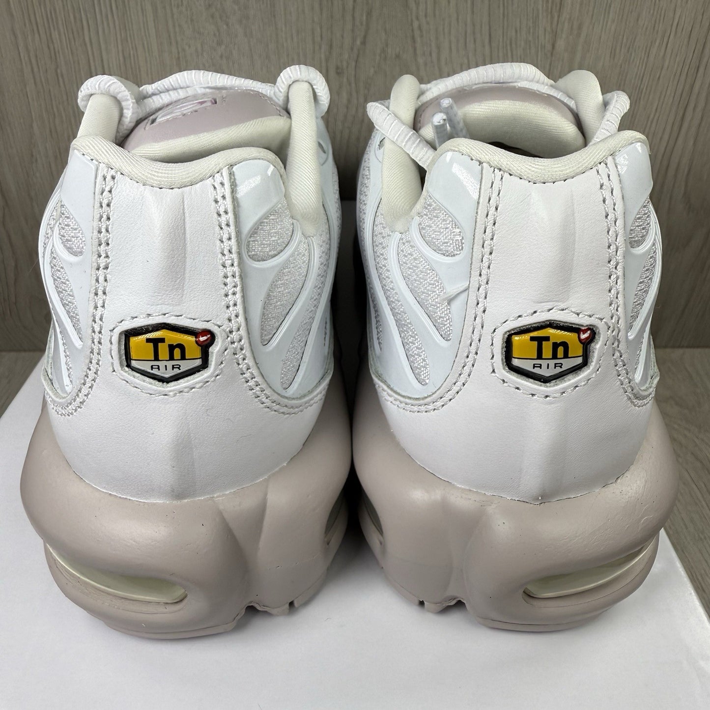 Nike Air Max Plus TN Trainers White Beige Size UK6 US8.5 EU40 HF0665-900