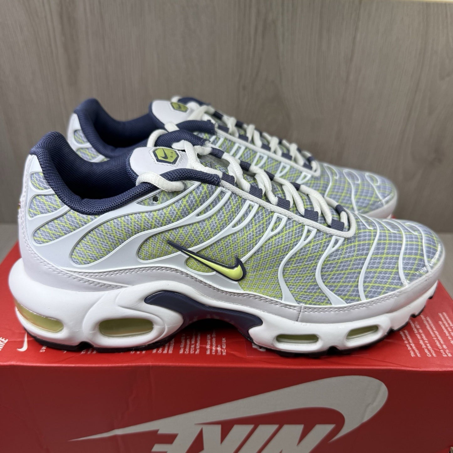 Nike Air Max Plus TN Trainers Pebble Grey Lime Size UK6 US7 EU40 HV6227-001