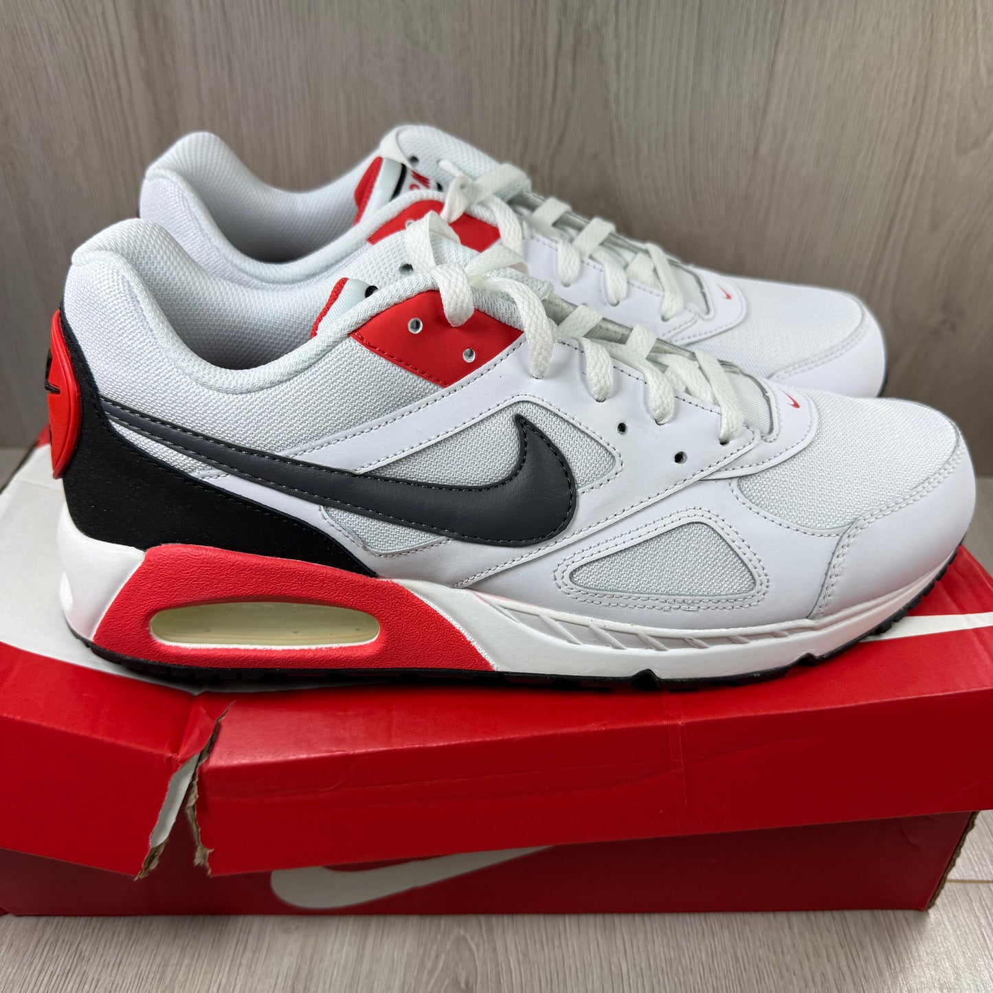 Nike Air Max IVO White Habanero Red