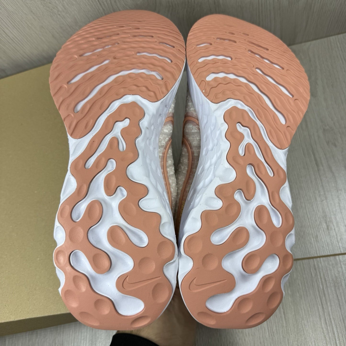 Nike React Infinity Run Flyknit 3 Trainers Sail Pink UK7.5 US10 EU42 DD3024-102