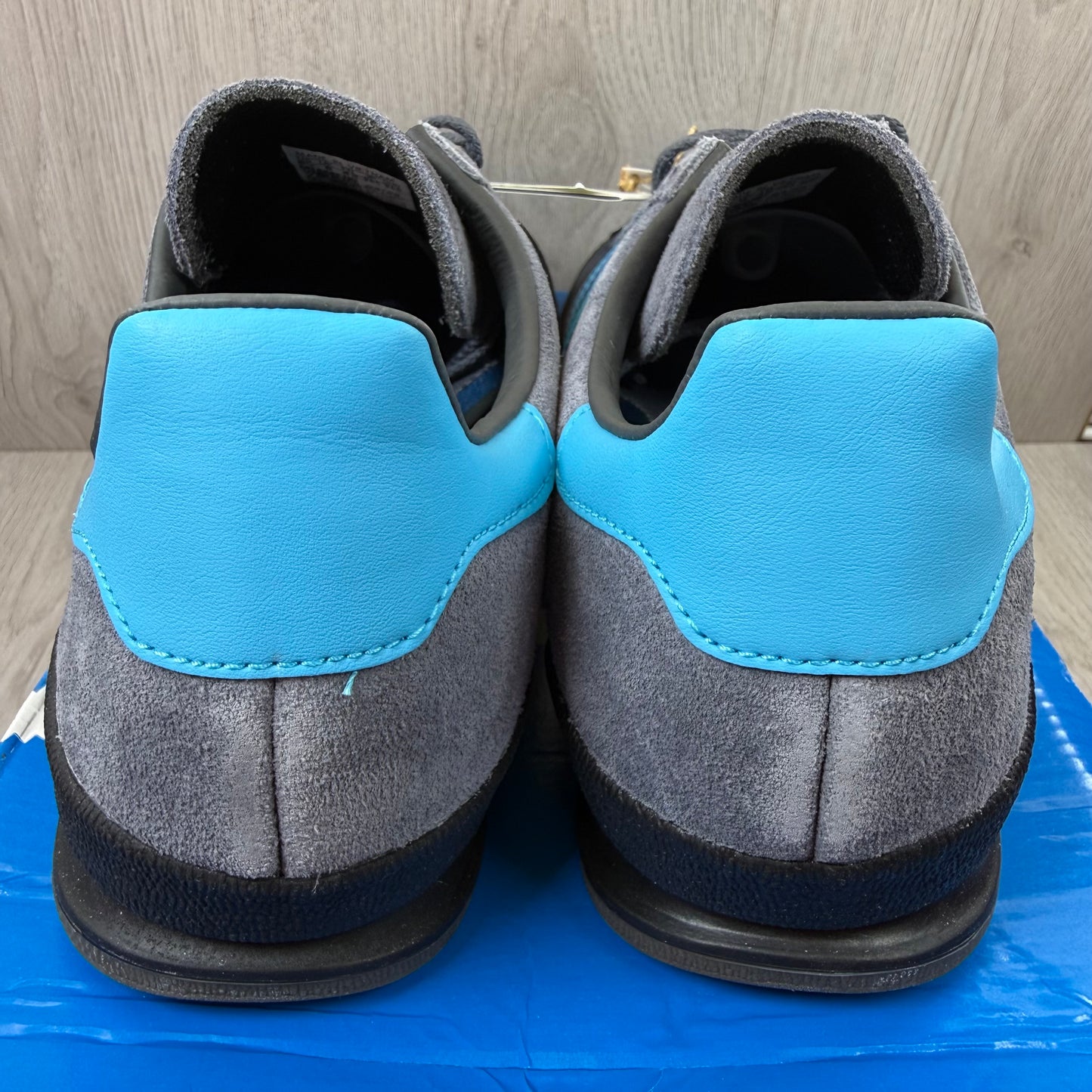 Adidas Jeans Signal Cyan