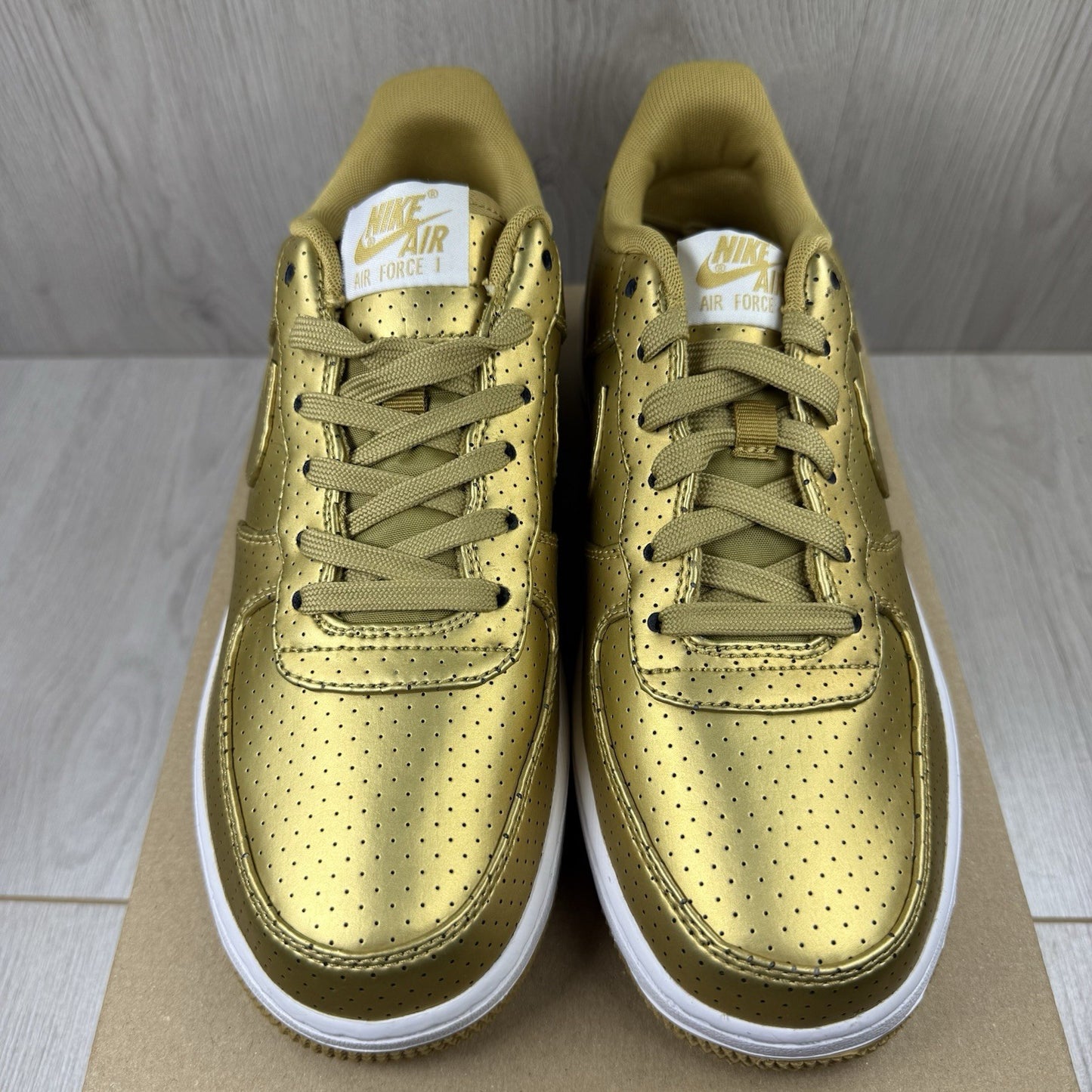 Nike Air Force 1 LV8 Trainers Gold White Size UK6 US6.5 EU39 820438-700