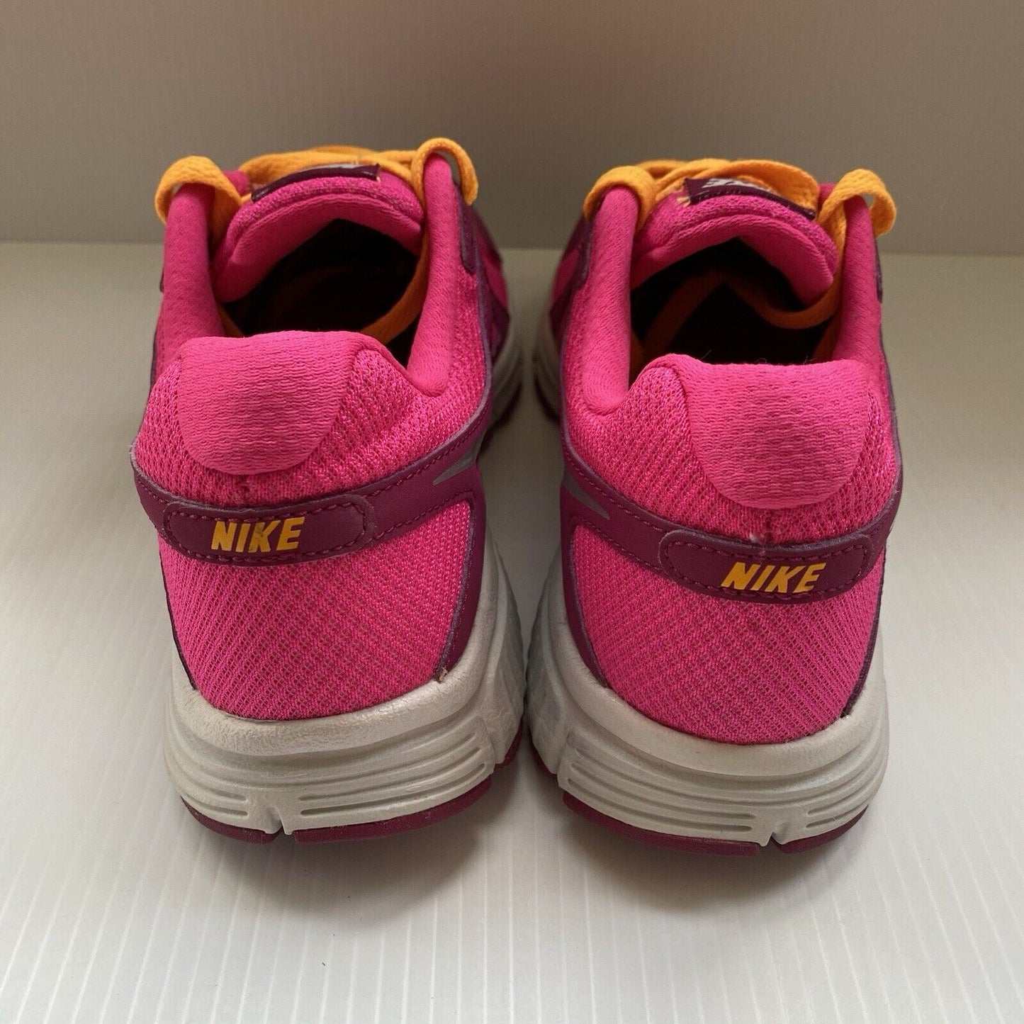 Nike Revolution 2 Womens Trainers Pink White UK6 US8.5 EU40 554901-602 2013 NEW