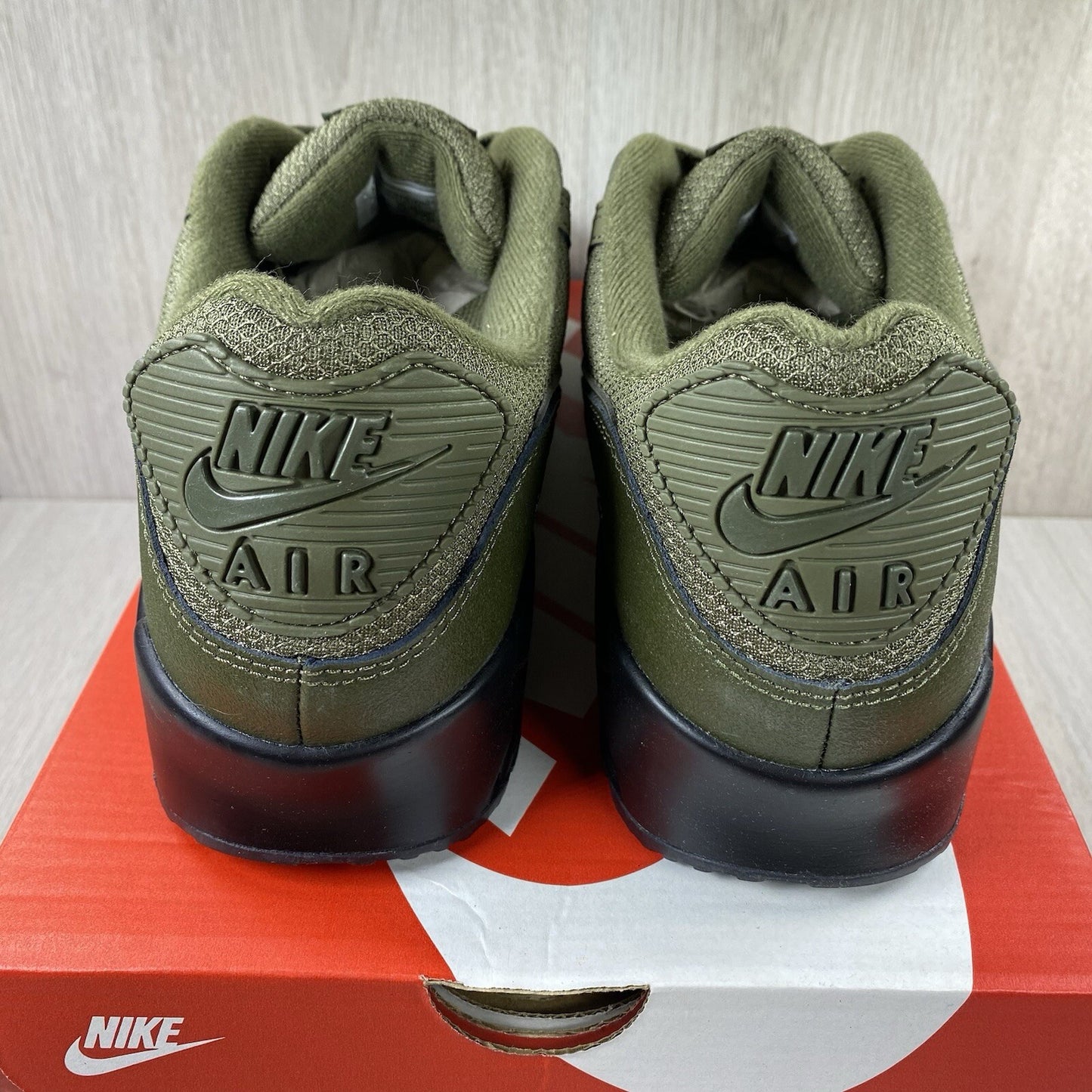 Nike Air Max 90 Trainers Shoes Green Black Size UK7.5 US8.5 EU42 HQ3828-200 NEW