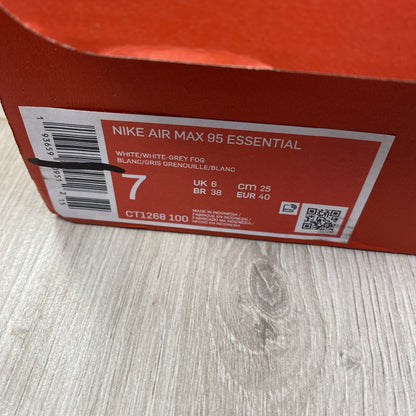 Nike Air Max 95 Trainers Triple White UK6 US7 EU40 CT1268-100
