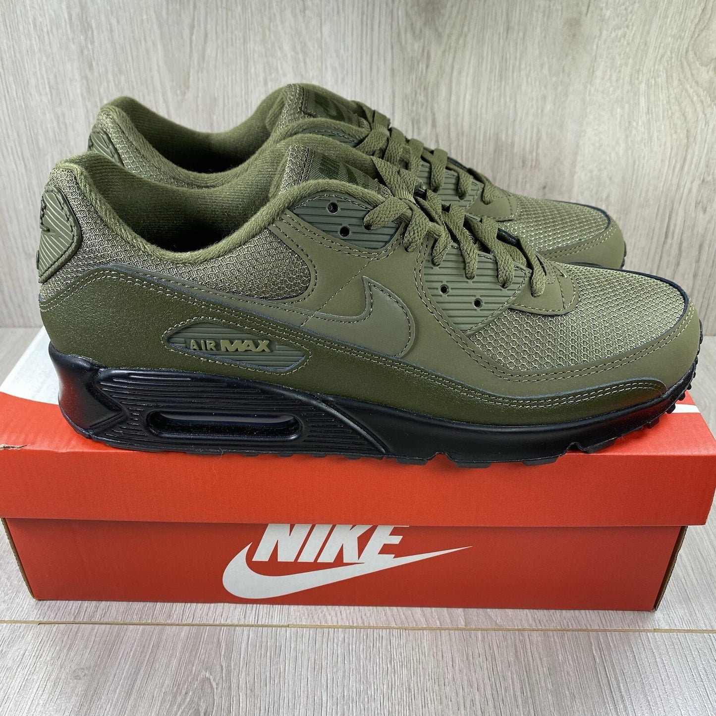 Nike Air Max 90 Trainers Shoes Green Black Size UK7.5 US8.5 EU42 HQ3828-200 NEW