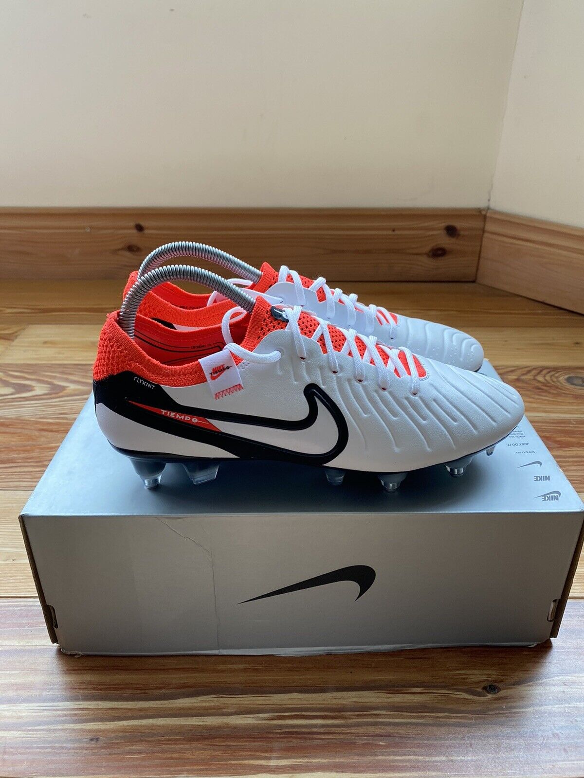 Nike Tiempo Legend 10 Elite SG-PRO AC Mens Football Boots White UK6.5 US7.5 NEW