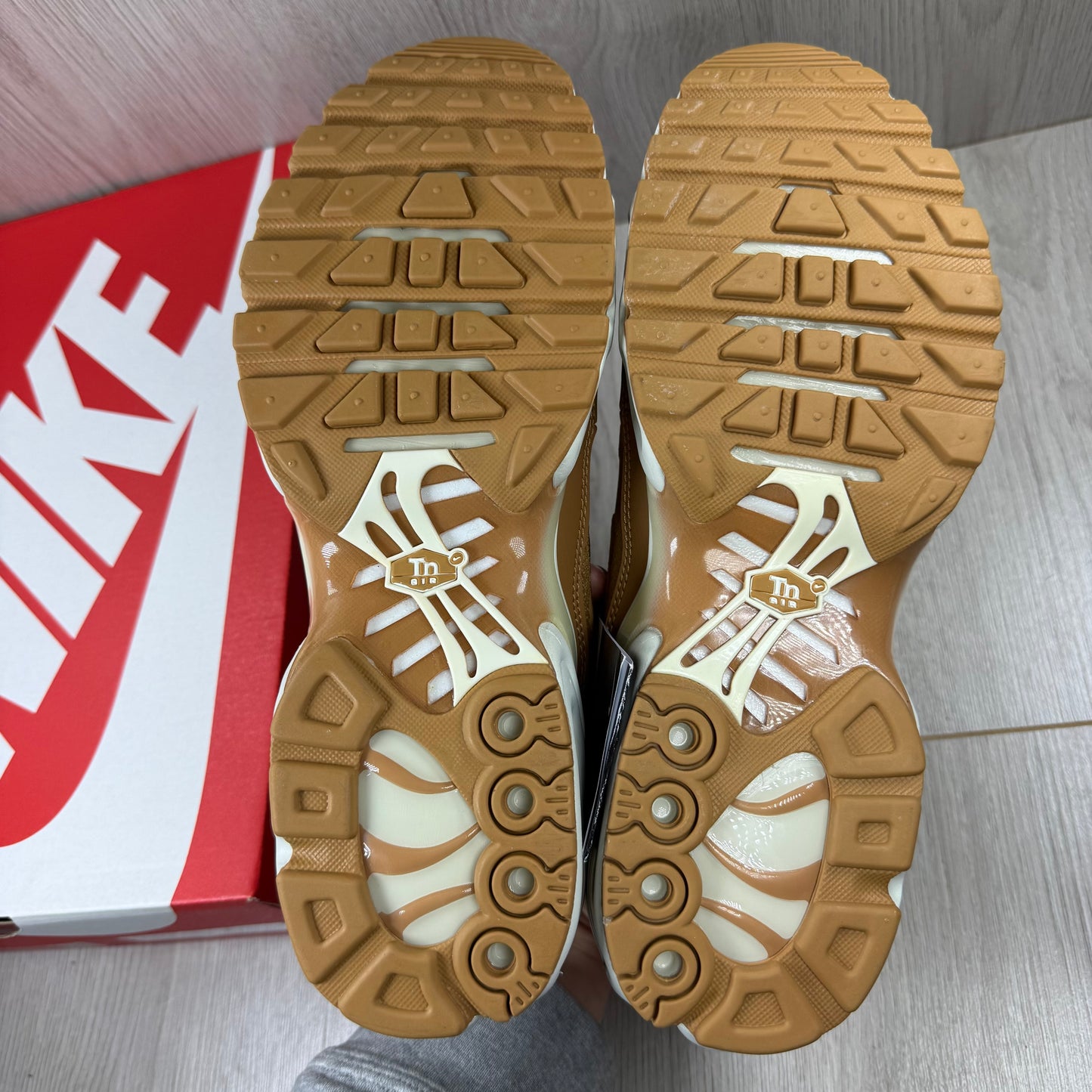 Nike Air Max Plus TN Flax Sail