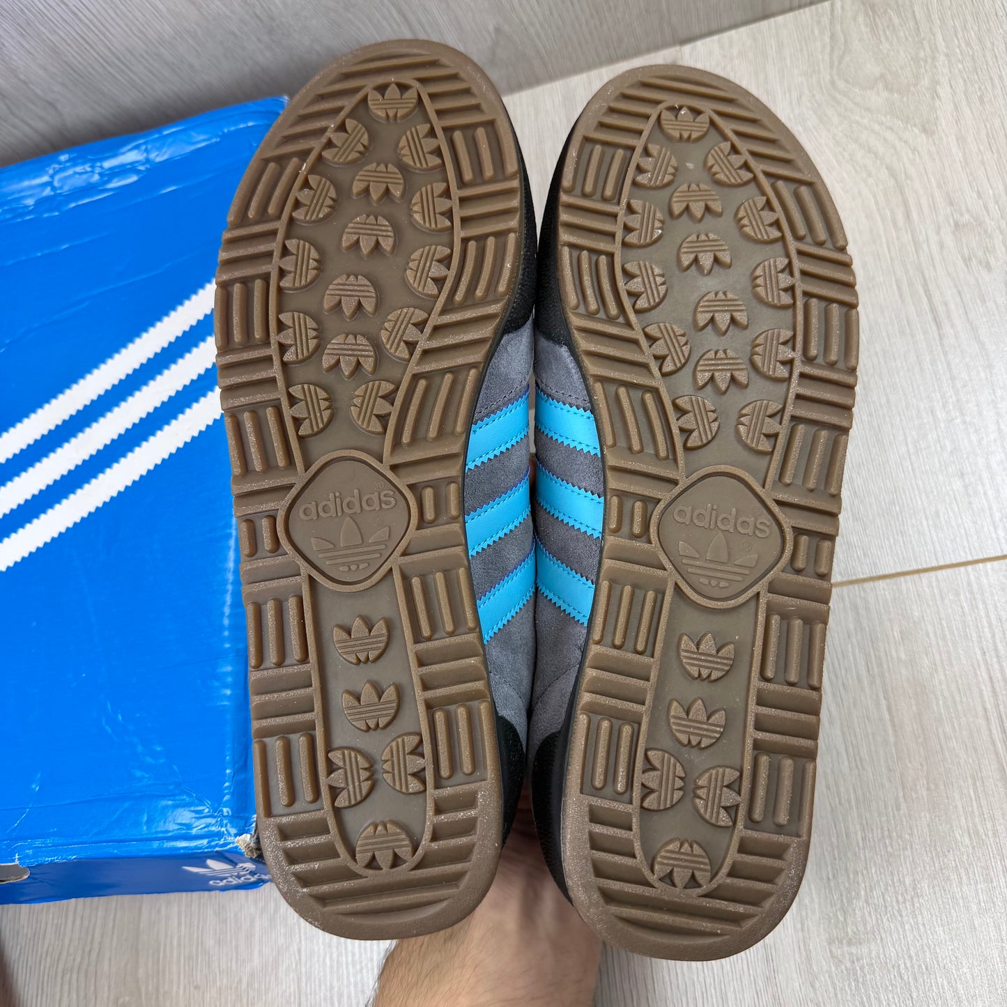 Adidas Jeans Signal Cyan