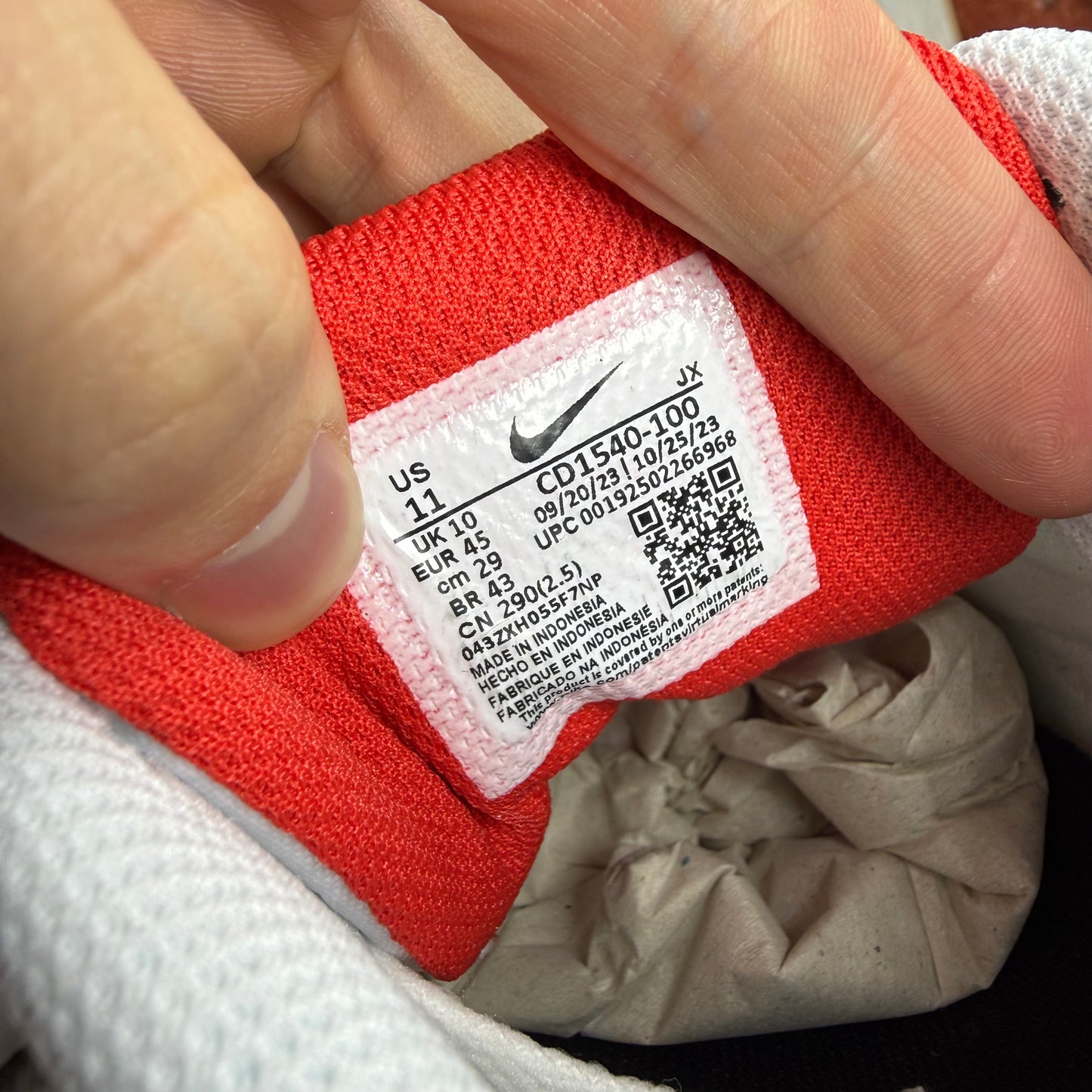 Nike Air Max IVO White Habanero Red