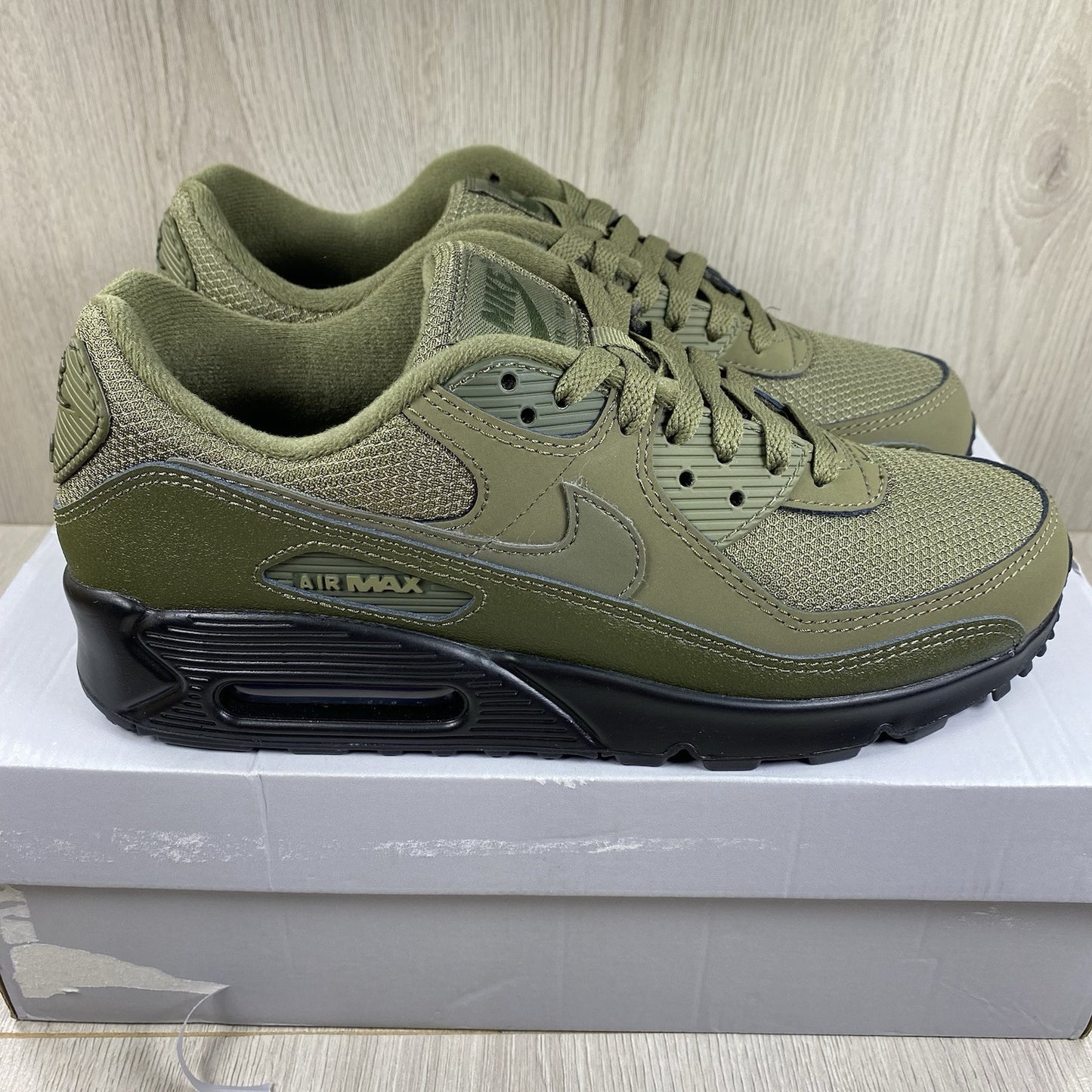 Nike Air Max 90 Trainers Shoes Green Black Size UK7.5 US8.5 EU42 HQ3828-200
