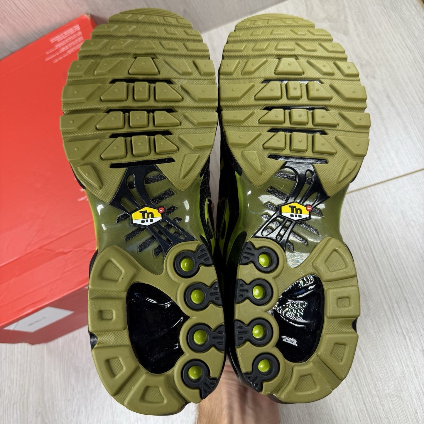Nike TN Air Max Plus Trainers Black Moss Size UK6.5 US7.5 EU40.5 DM0032-010