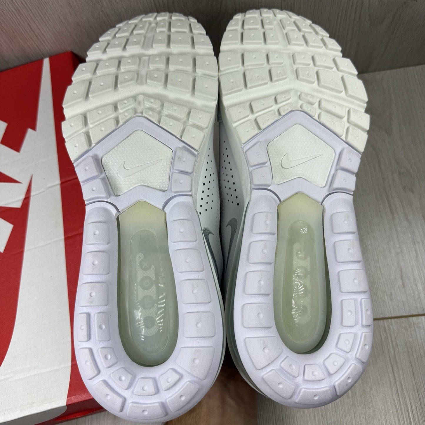 Nike Air Max Pulse Trainers Shoes Summit White Size UK8.5 US9.5 EU43 DR0453-101