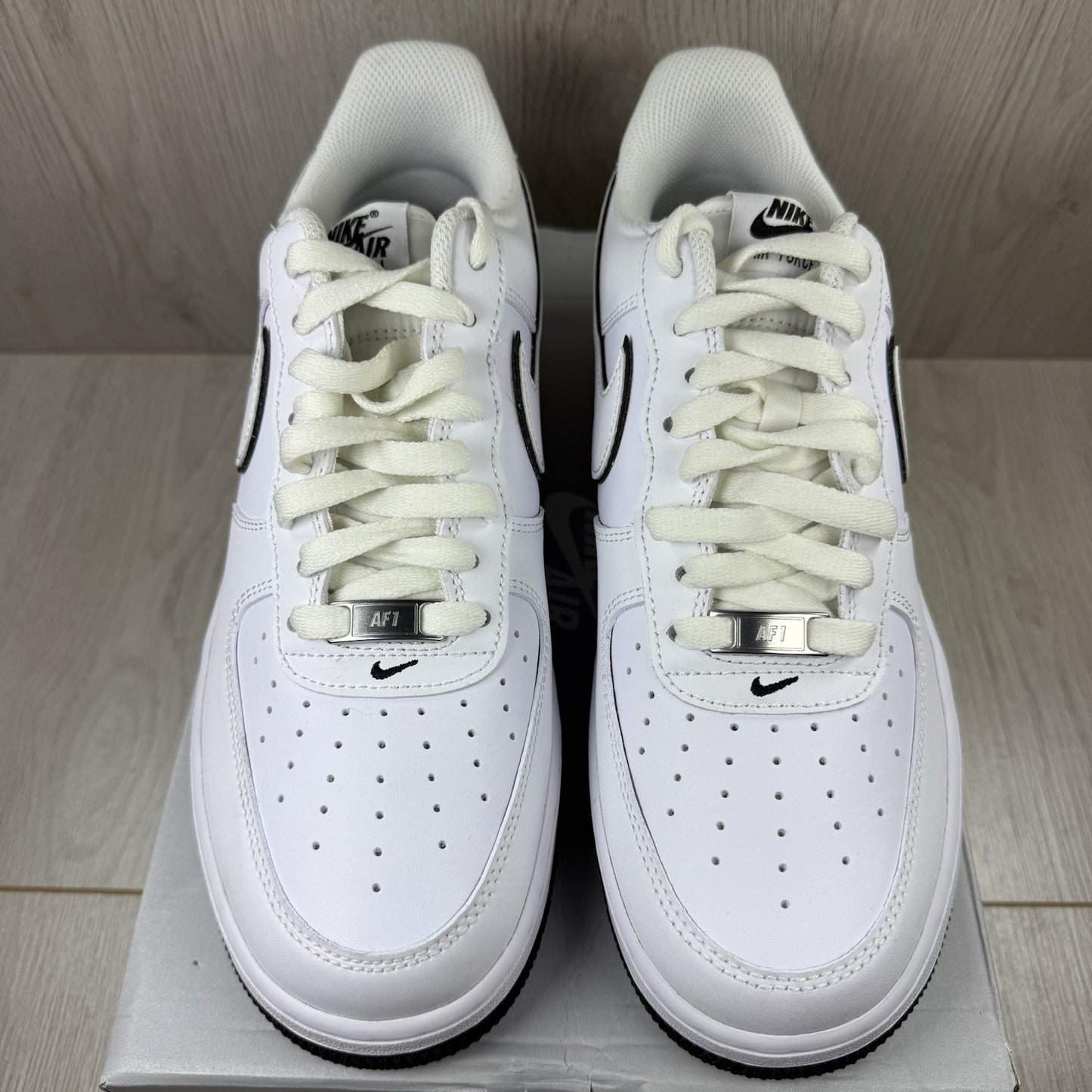 Nike Air Force 1 Trainers White Black Outline Swoosh UK8 US9 EU42.5 DV0788-103