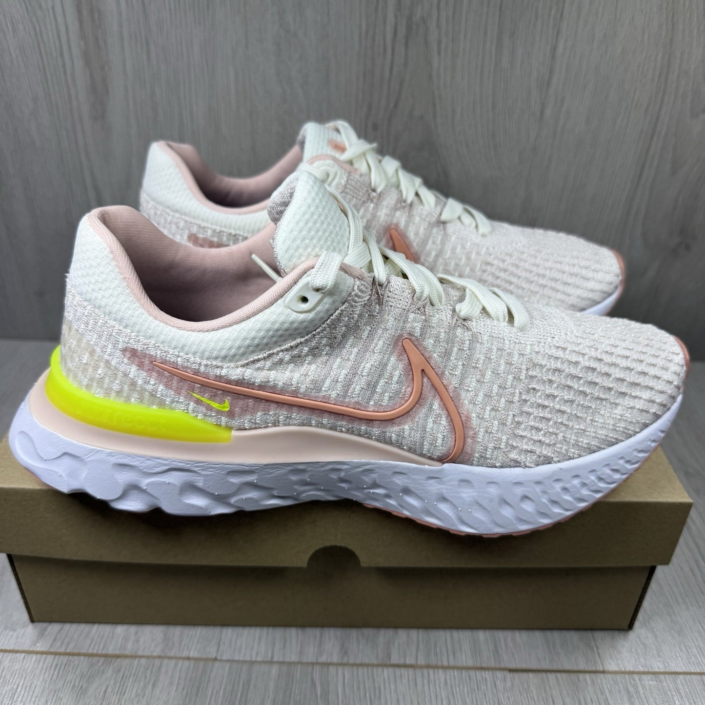 Nike React Infinity Run Flyknit 3 Trainers Sail Pink UK7.5 US10 EU42 DD3024-102