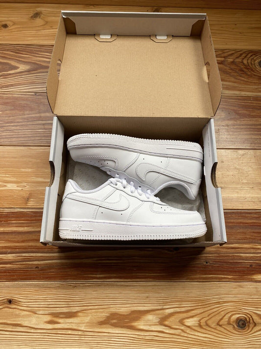 Nike Air Force 1 Kids Trainers Triple White UK2.5 US3 EU35 DH2925-111 2023 NEW