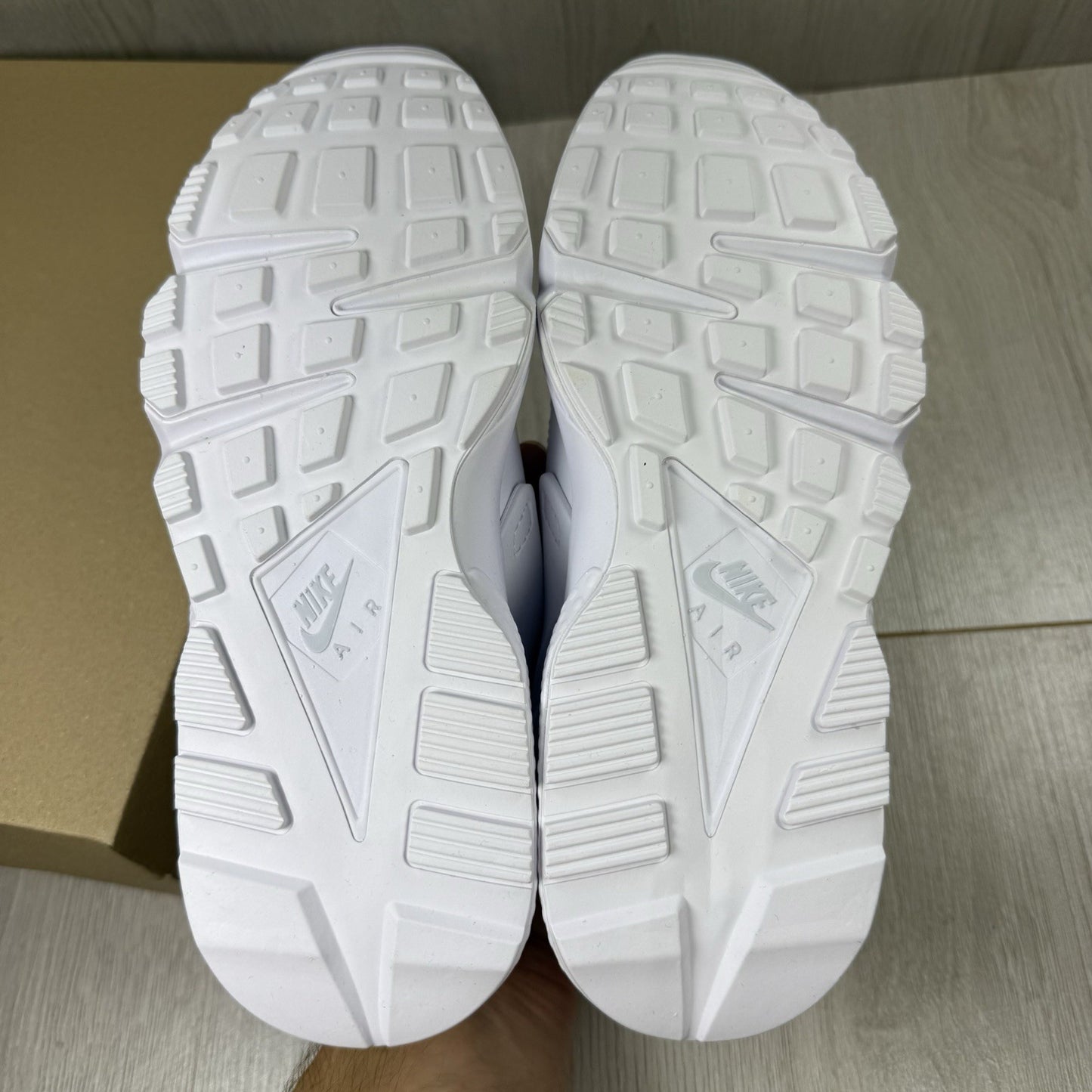Nike Air Huarache Trainers White Pure Platinum Size UK5.5 US6 EU38.5 DD1068-102