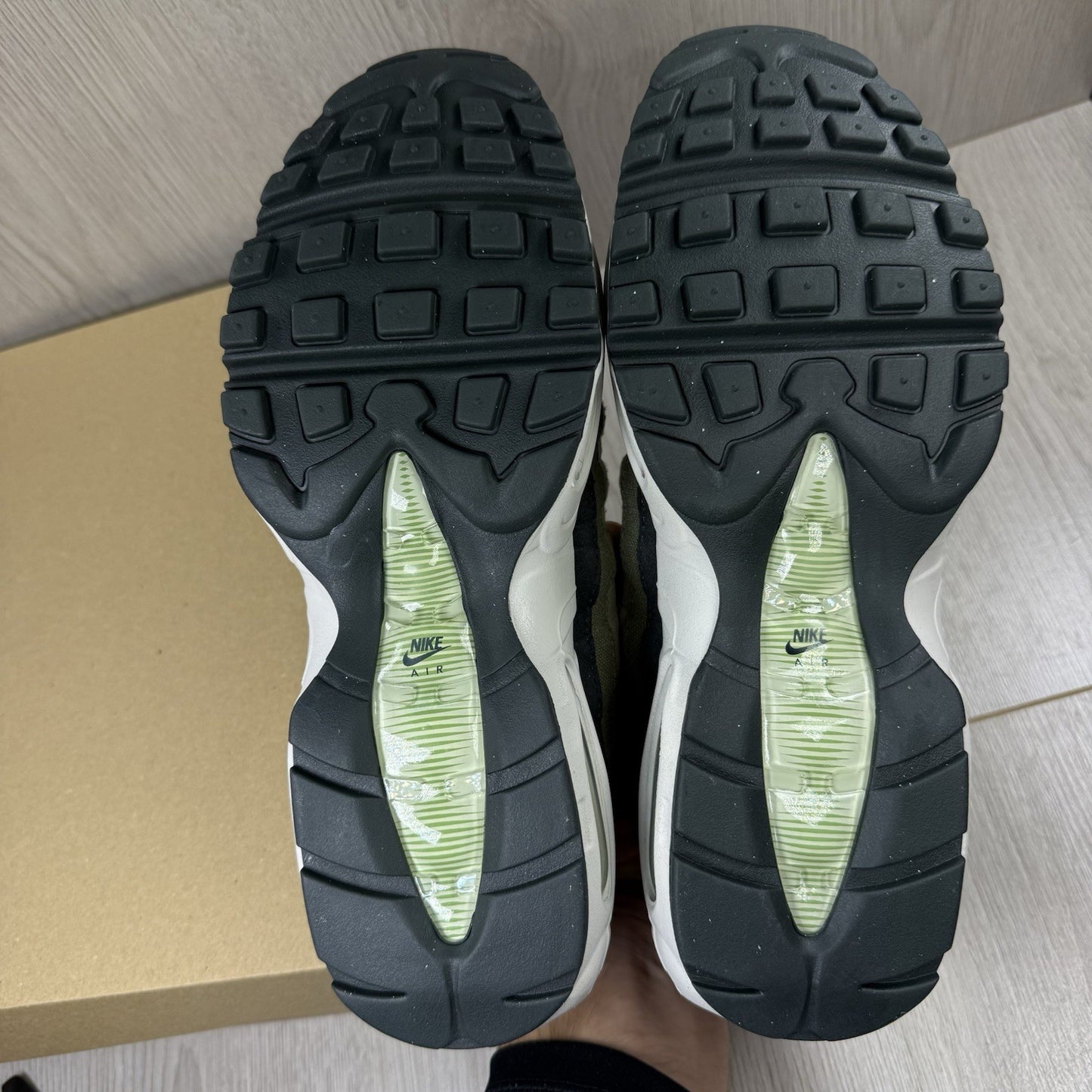 Nike Air Max 95 Trainers Earth Day Green White Size UK6.5 US9 EU40.5 DV3450-300