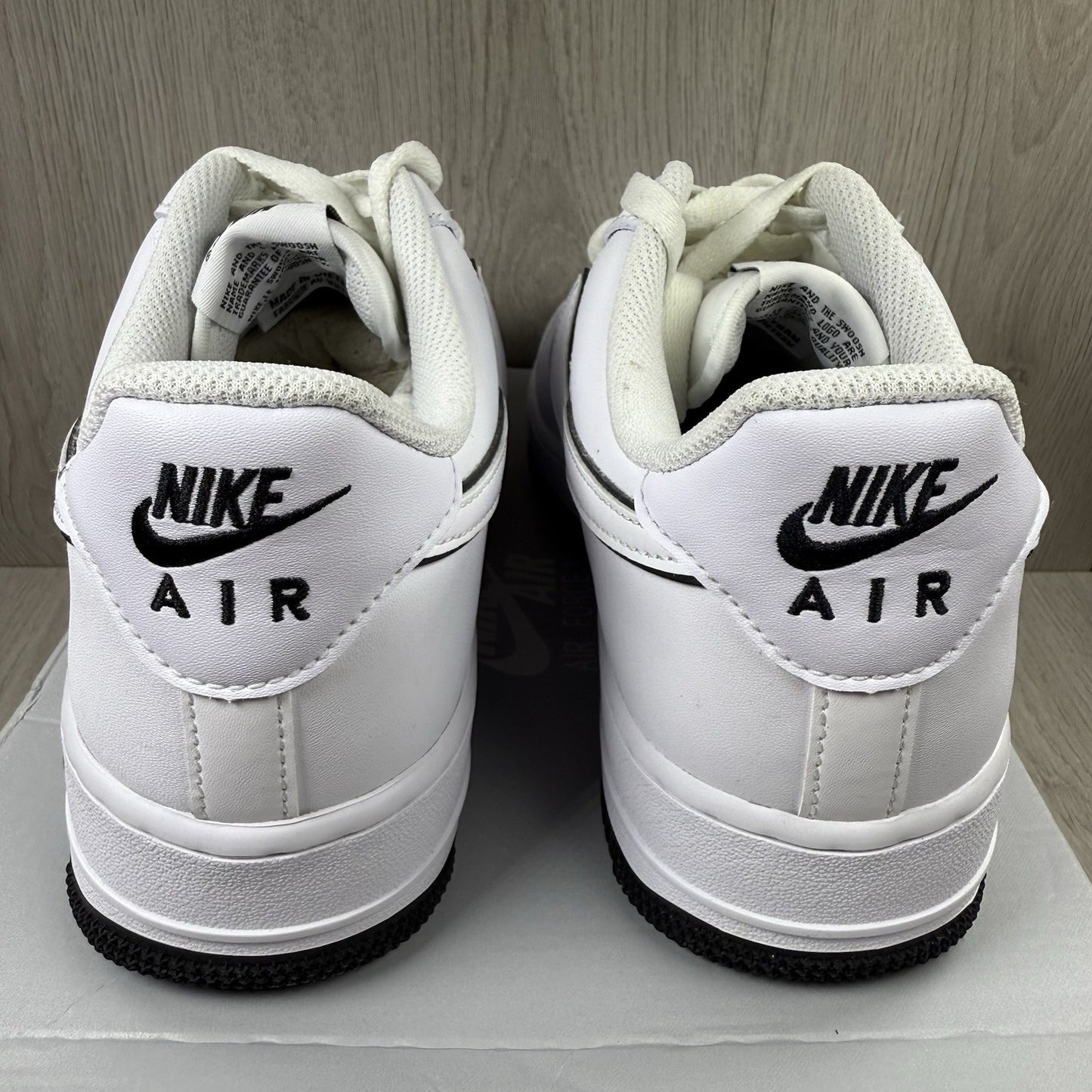 Nike Air Force 1 Trainers White Black Outline Swoosh UK8 US9 EU42.5 DV0788-103
