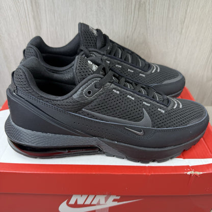 Nike Air Max Pulse trainers black with anthracite accents and signature swoosh logo.