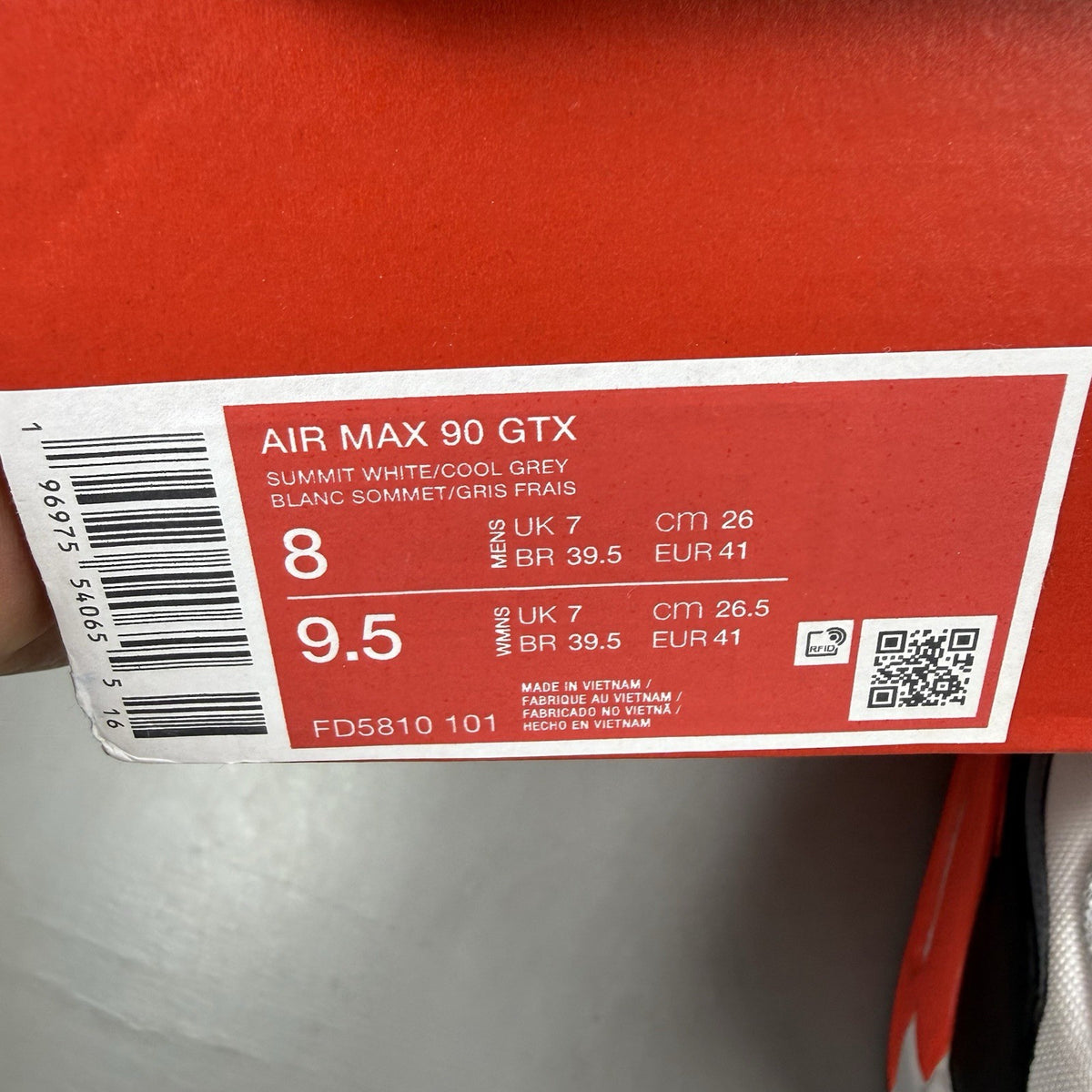 Nike Air Max 90 trainers white GORE-TEX with infrared accents and grey details.