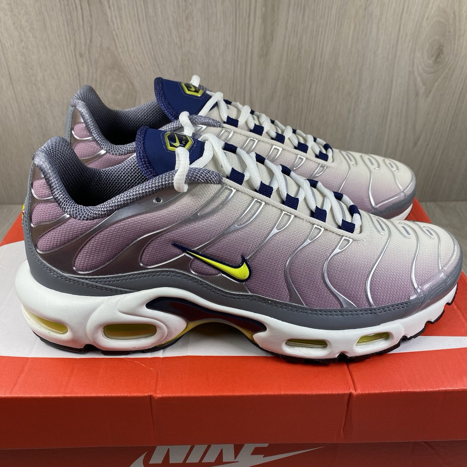 Nike Air Max Plus TN Trainers Size UK3.5 Violet Dust Voltage FN8007-5001