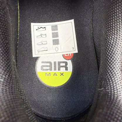 Nike Air Max Pulse trainers black with anthracite accents and signature swoosh logo.