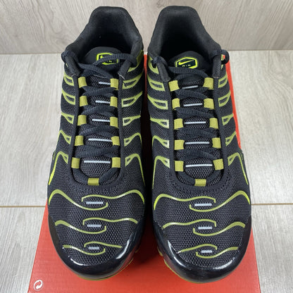 Nike Air Max Plus TN trainers black with cyber accents and mesh upper detailing.