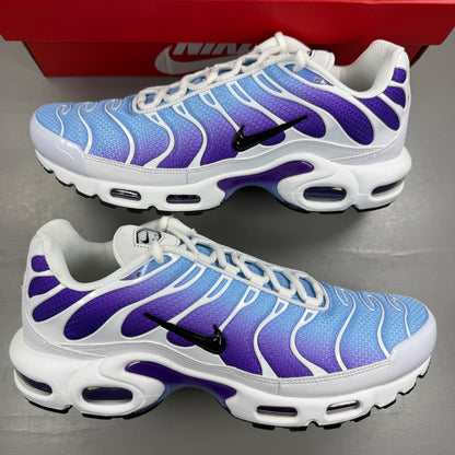 Nike deck shoes white gradient with blue and purple accents, featuring signature logo.