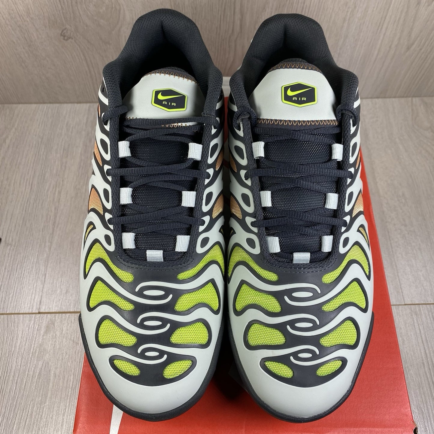 Nike Air Max Plus TN Trainers  Size UK9 Light Silver Volt FD4290-0092