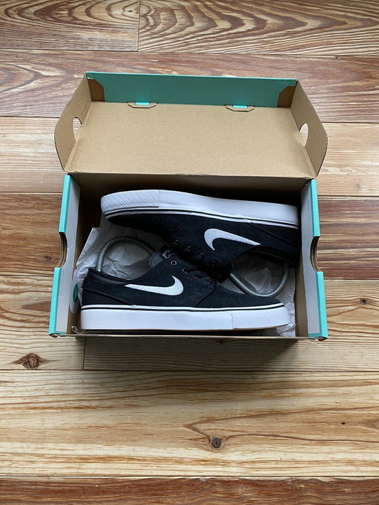 Nike Stefan Janoski Kids Trainers Black White UK4.5 US5 EU37.5 525104-021 NEW